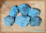 Apatit azurblau Rohsteine Wasserenergetisierung