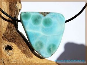 Larimar Schmuckstein gebohrt