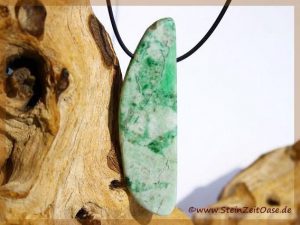 Jade (Jadeit) grün Schmuckstein XXXL gebohrt