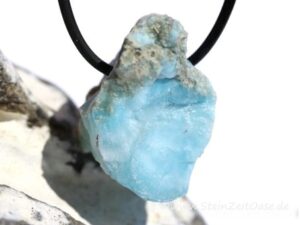 Larimar Pektolith blau Rohstein gebohrt