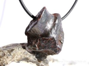 Meteorit Rohsteinform gebohrt