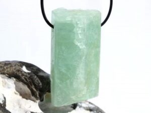 Aquamarin natur Kristallstab Rohstein gebohrt